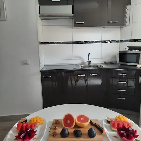 Atlanticexperienceapartments Summerland -pool , Wifi & Seaview